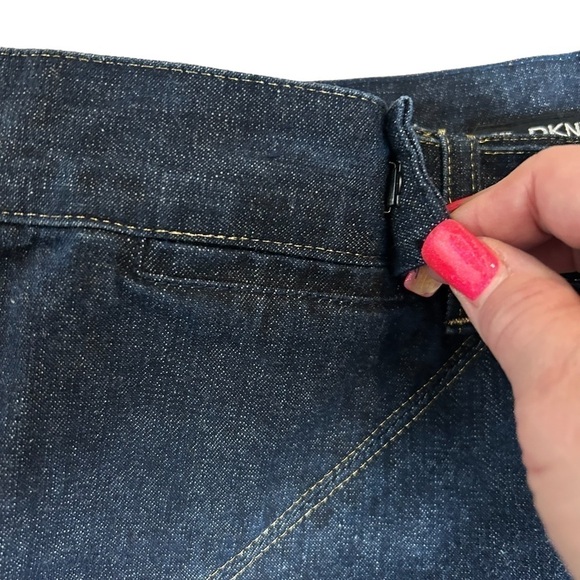 DKNY Wide Leg Jeans W/Gold Zig Zag Threading Sz.6 - Picture 6 of 16